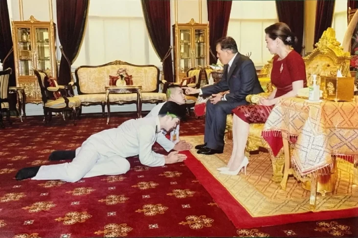 Raja dan Ratu Thailand...