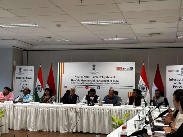 Delegasi Parlemen Multi-Partai...