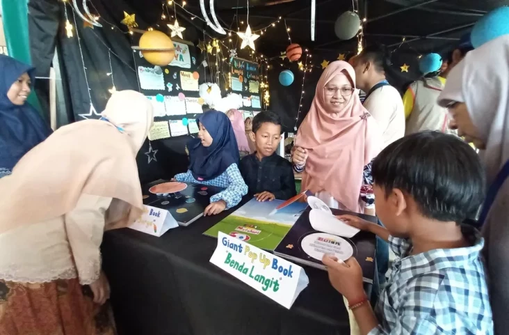 Membangun Budaya Literasi...
