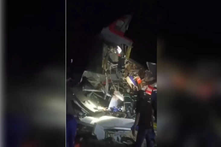 Jembatan Layang Rusia...