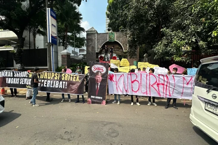 Solidaritas Pekerja...