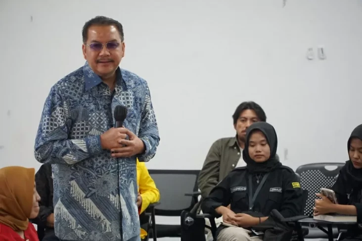 AI Nilai Denny JA Masuk...