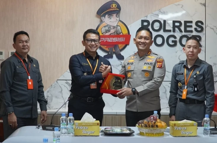 Polres Bogor Terima...