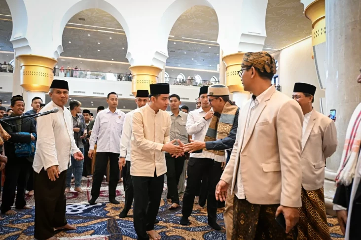 Jokowi Salat Iduladha...