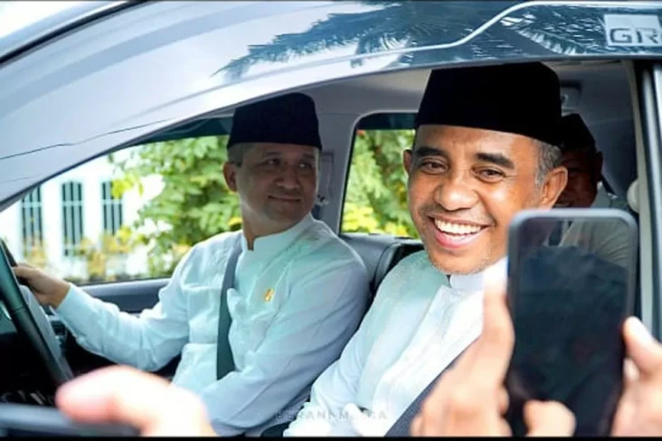 Gubernur Sulteng Disopiri...