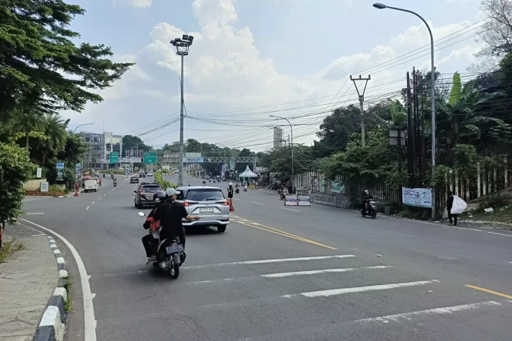 Siang Ini Jalur Puncak...