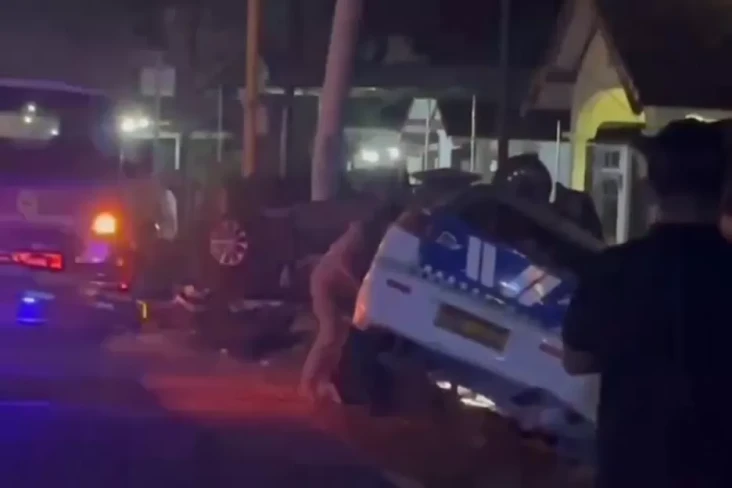 Aksi Kejar-kejaran Mobil...
