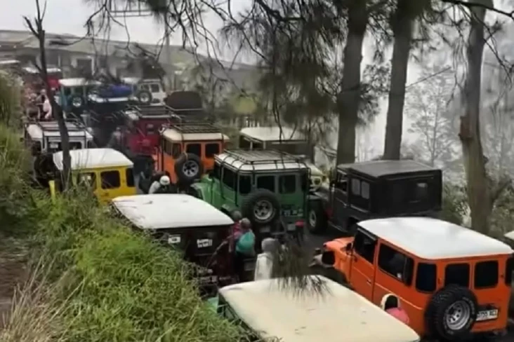 Macet Horor di Gunung...