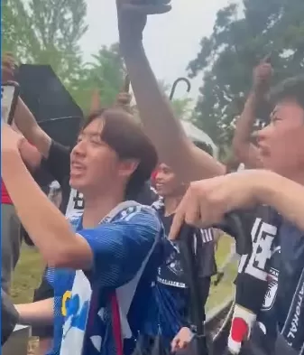 Fans Jepang Ikut Teriakkan...