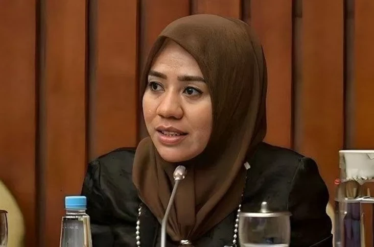 Legislator Alien Mus:...
