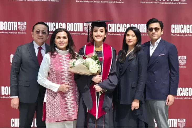 Putri Irman Gusman Raih...