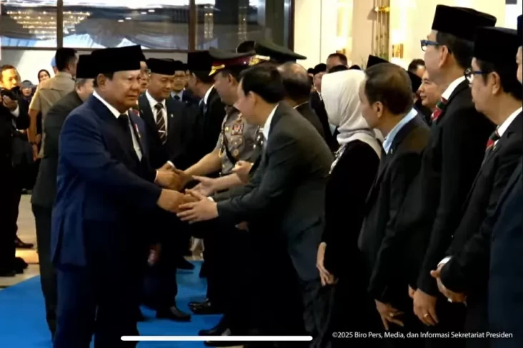 Presiden Prabowo Hadiri...