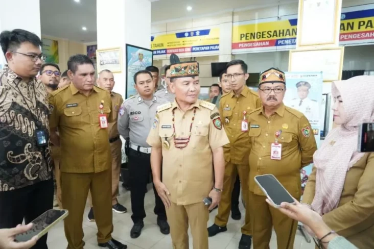Lakukan Sidak di Samsat...