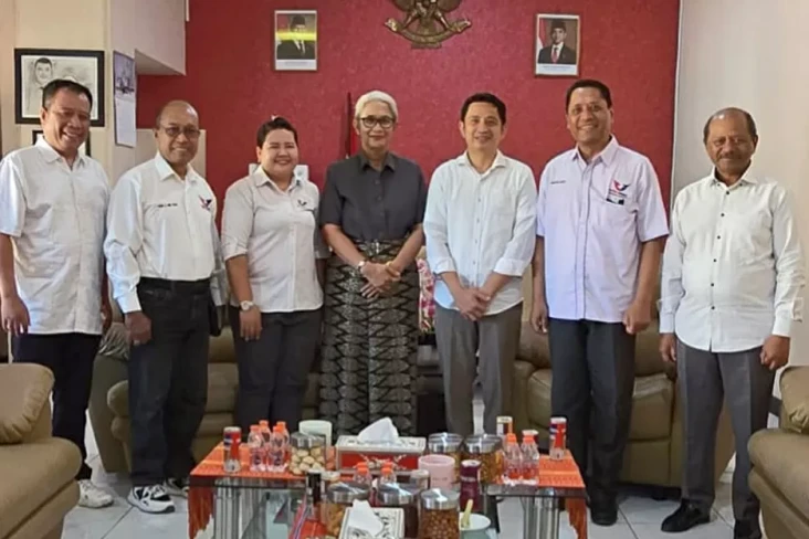 Silaturahmi dengan DPRD...