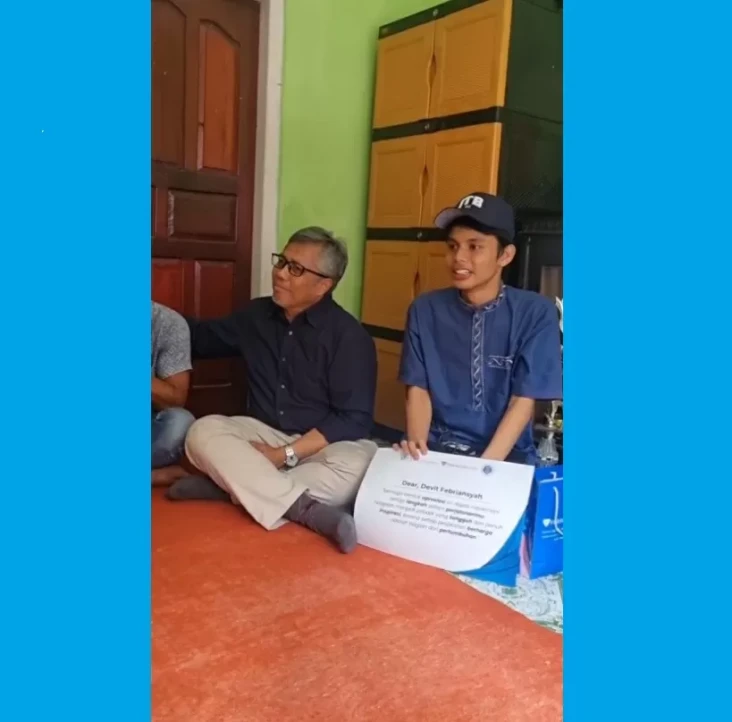 Profil Devit Febriansyah,...