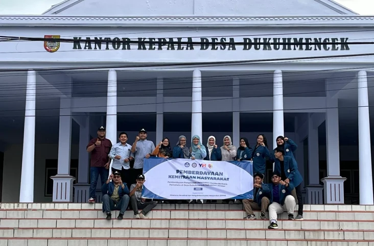 Tim Pengmas Unair Dampingi...