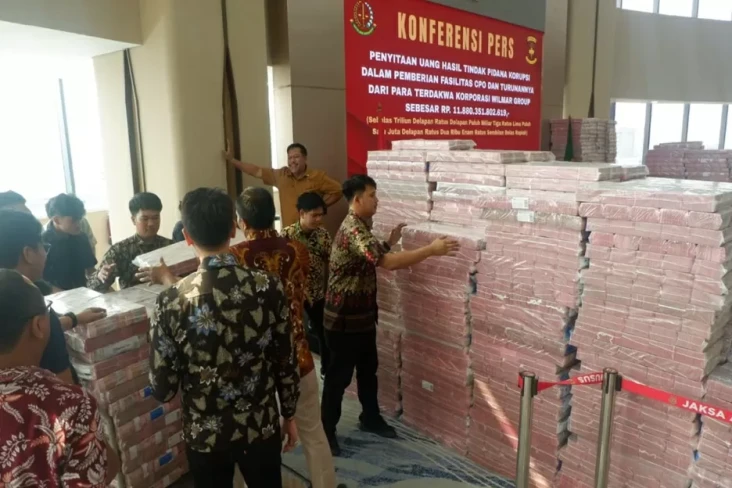 Fantastis! Tumpukan...