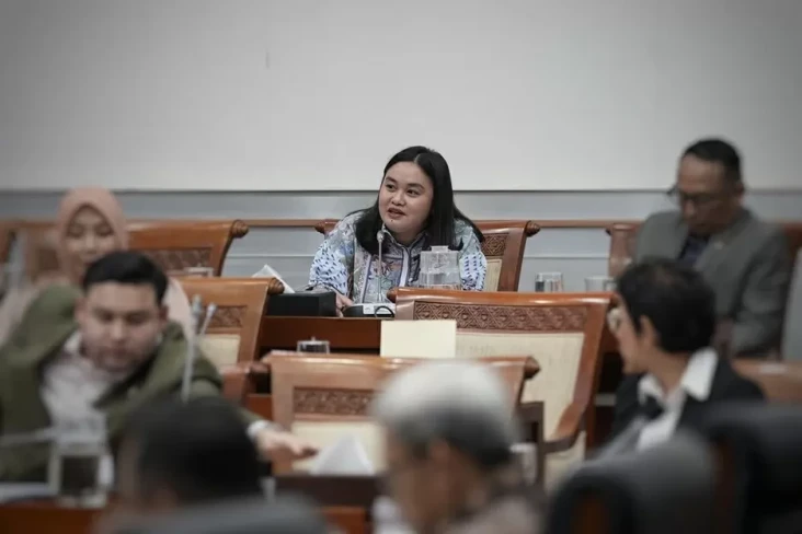 Anggota DPR Farah Puteri:...