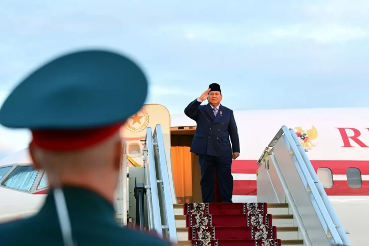Momen Prabowo Bertolak...