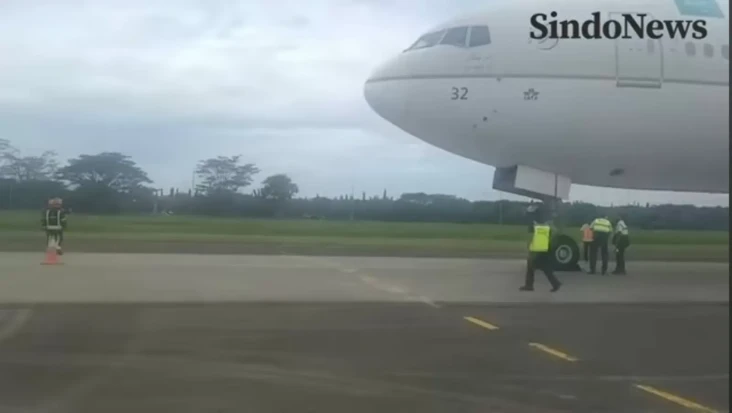 Kronologi Pesawat Saudi...