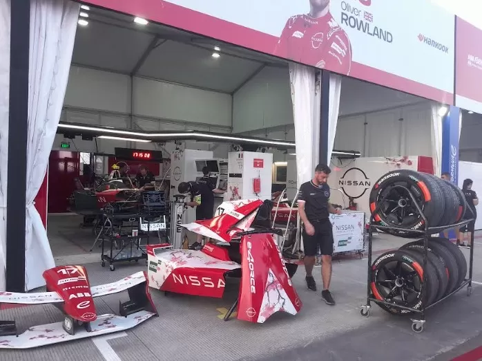 Mengintip Paddock Formula...