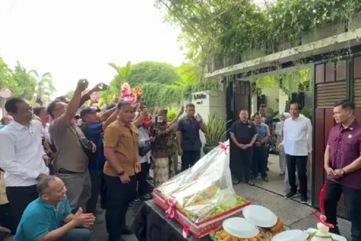 Jokowi Ulang Tahun ke-64...