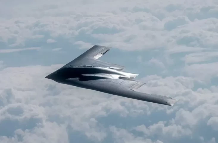 Pesawat Pengebom B-2...