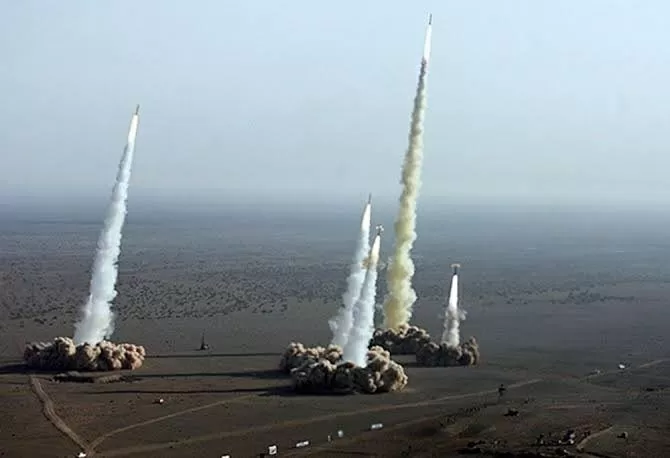 Rakyat Iran Menanti...