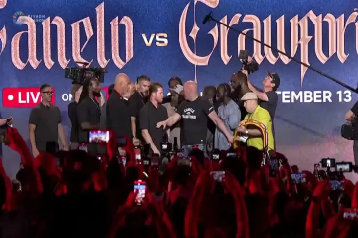 Apakah Saul Canelo Alvarez...