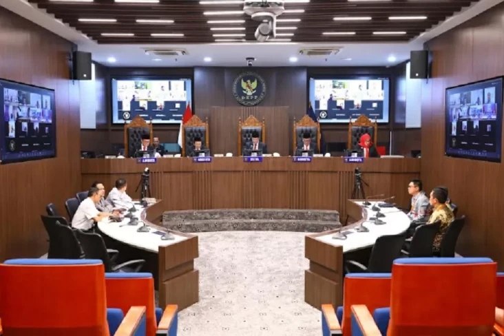 Tok! DKPP Jatuhkan Sanksi...