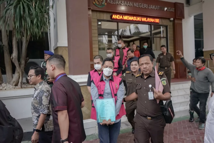 Kejagung Limpahkan 9...