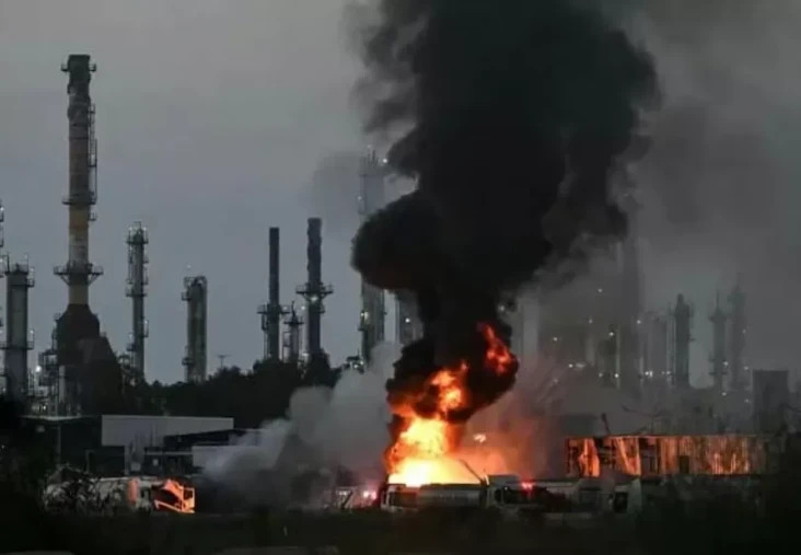 China Ingatkan Dunia,...