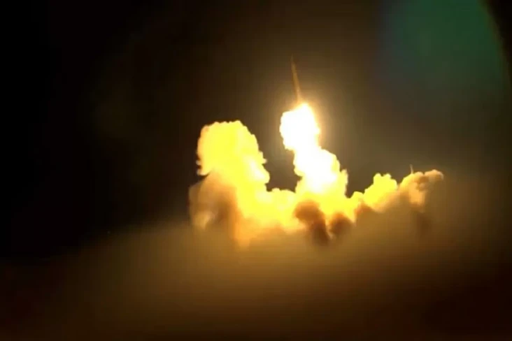 Iran Serang Pangkalan...