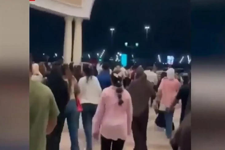 Iran Serang Qatar, Orang-orang...