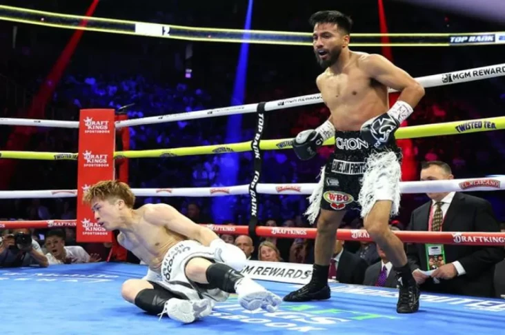 2 Kali Knockdown, Usia...