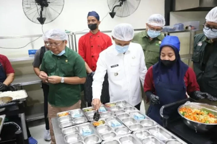 Makan Bergizi Gratis...
