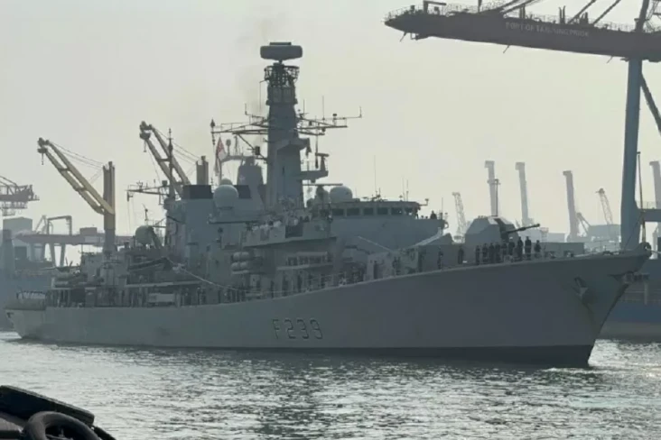Kapal AL Inggris HMS...