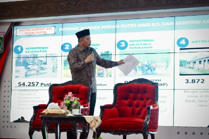 Plh Satgas Serahkan...