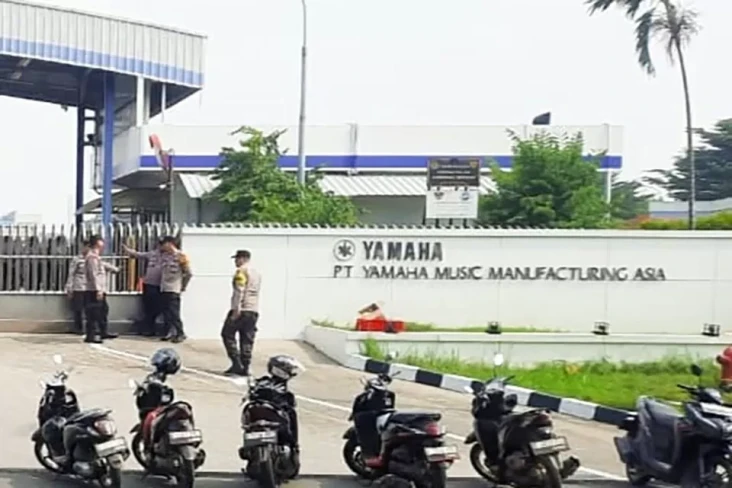 Operasional Bisnis Terganggu...