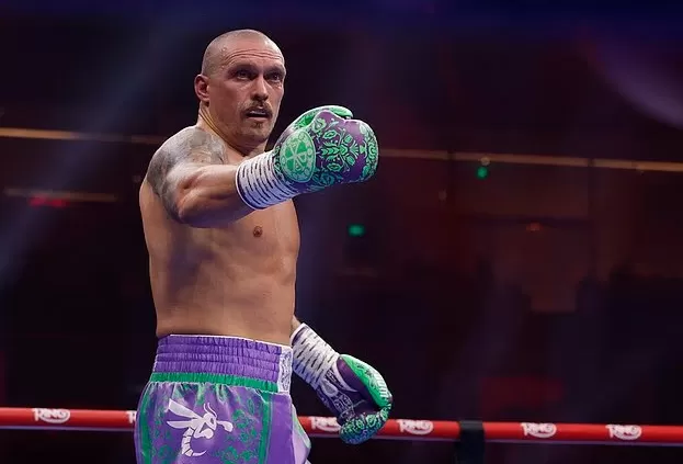 Oleksandr Usyk Gunakan...