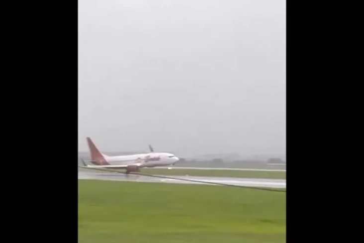 Batik Air Nyaris Tergelincir...