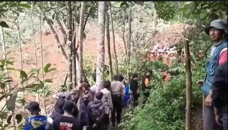 Cari 2 Petani Korban...