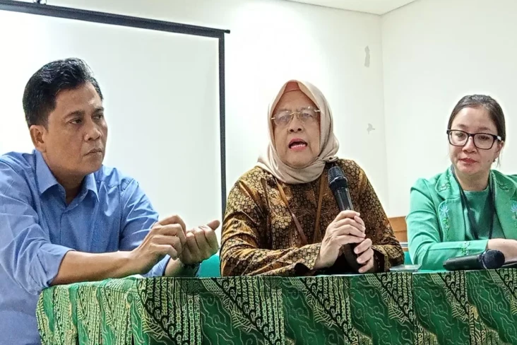 Kebakaran RS Hermina,...