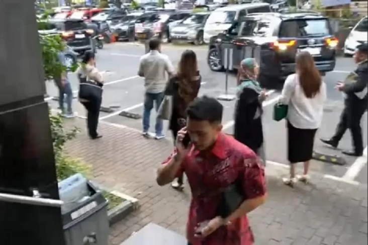 Ajudan dan Kuasa Hukum...