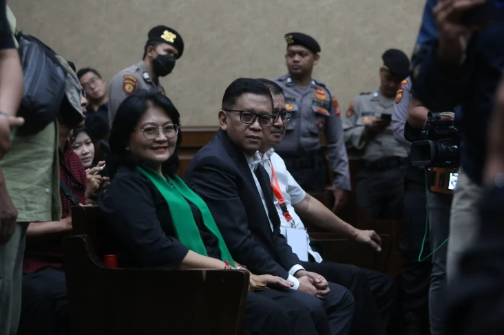 Hasto Dituntut 7 Tahun...