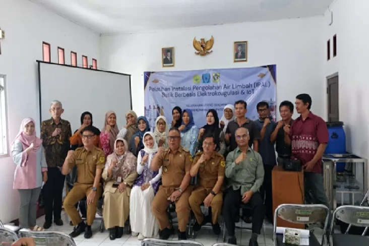 Perajin Batik Kemang...
