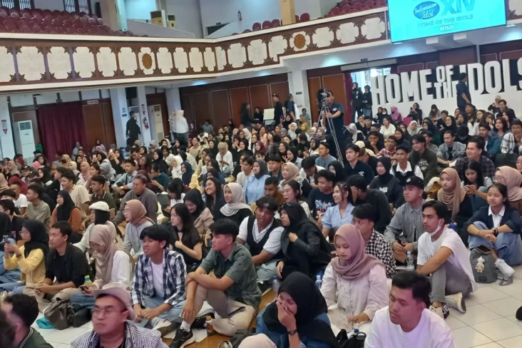 Audisi Indonesian Idol...