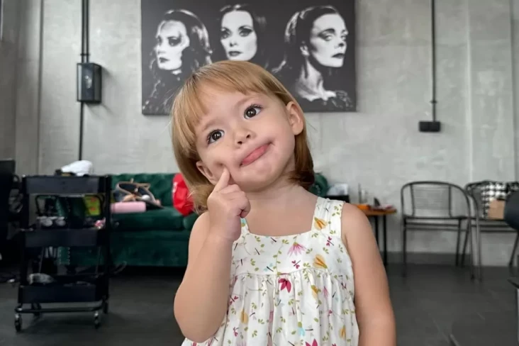 Kamari Sky Tampil Imut...