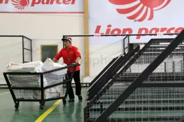 Lion Parcel Catat 5.000...