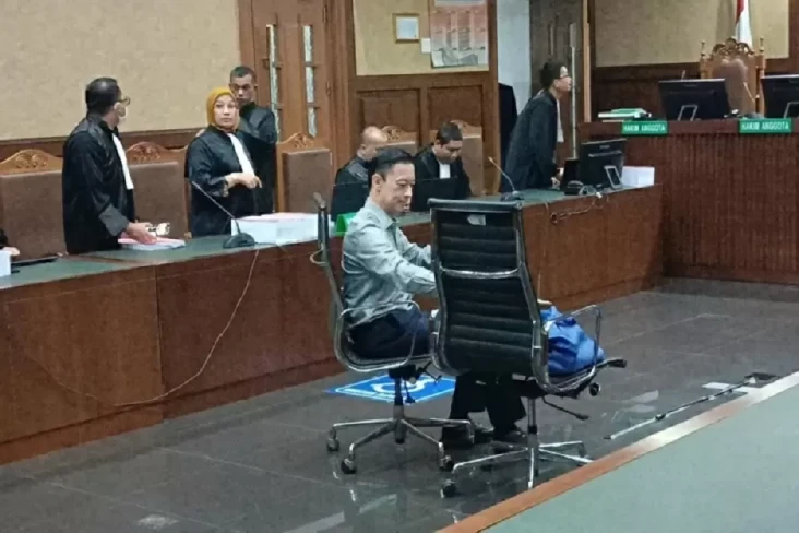 Dituntut 7 Tahun Penjara,...